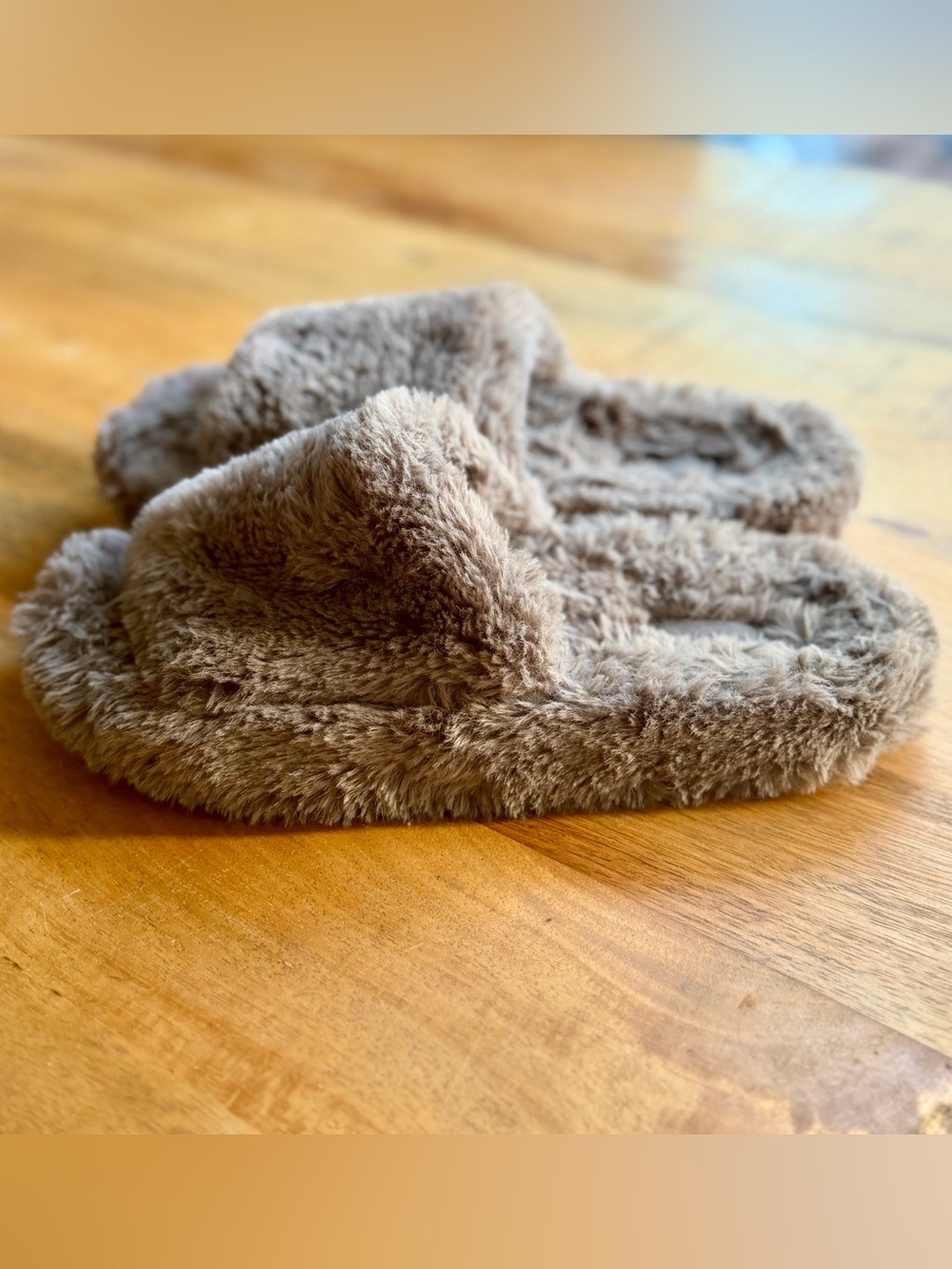 Skims Cozy Faux Fur Slide Slippers in Taupe